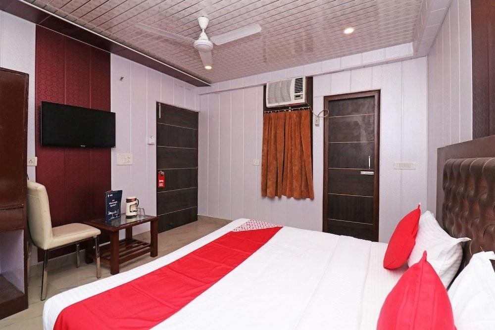 Airport Hotel Runway Yeni Delhi Dış mekan fotoğraf