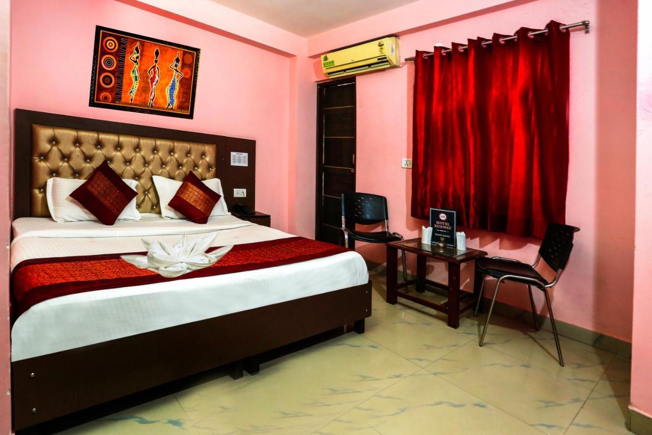 Airport Hotel Runway Yeni Delhi Dış mekan fotoğraf